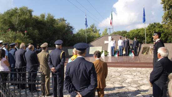 Σε συγκινησιακή ατμόσφαιρα τίμησαν τη μνήμη των πεσόντων Ιταλών (photos)