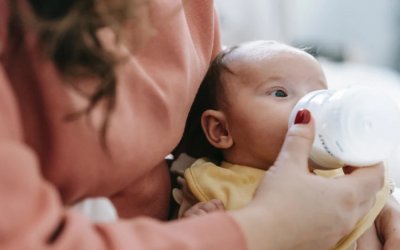 Τι ισχύει για την μετάδοση κορονοϊού στα μωρά μέσω θηλασμού