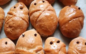 Διονυσία Μενεγάτου: ''Λαζαράκια ή Λαζαρούδια!''