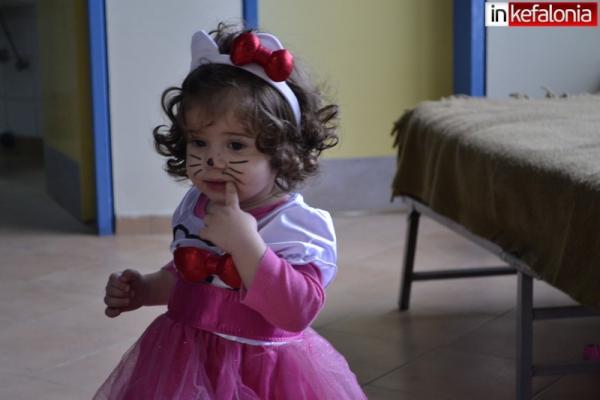 Με πολλά χαμόγελα το αποκριάτικο παιδικό πάρτι στο κλειστό του Ληξουρίου (εικόνες)