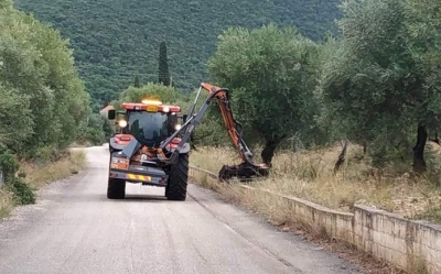 Καθαρισμοί και αποψιλώσεις στην επαρχιακή οδό Πουλάτων – Σάμης