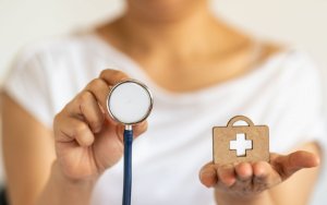 Προληπτικές ιατρικές εξετάσεις από τις Κινητές Ομάδες Υγείας του ΕΟΔΥ στον Πόρο