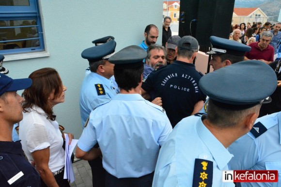 ΕΛΜΕΚΙ: "Απαράδεκτη εντολή του κ. Γκούση για βίαιη απομάκρυνση του προέδρου της ΕΛΜΕΚΙ από το νέο σχολικό συγκρότημα στο Αργοστόλι