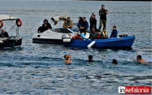 Πλήθος κόσμου στον Αγιασμό των υδάτων στο Αργοστόλι (εικόνες + video)