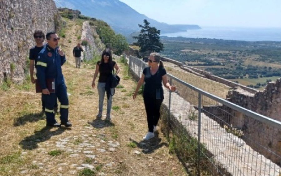 Αυτοψία της Πυροσβεστικής Υπηρεσίας Κεφαλληνίας στο Κάστρο