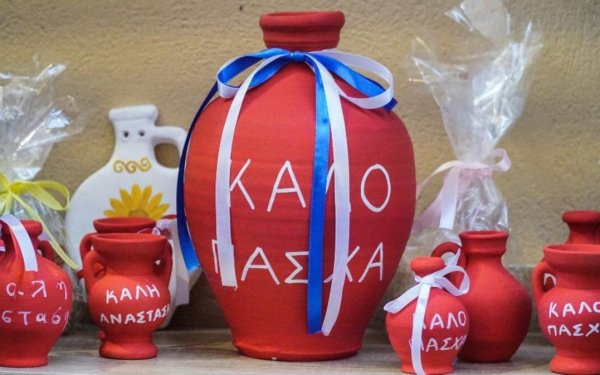 Πουλάτα: Το &quot;Αγκαλάκι&quot; αναβιώνει και φέτος το έθιμο των μπότηδων