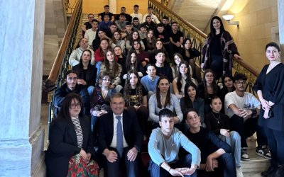 Στη Βουλή οι μαθητές του Ληξουρίου – Η επίσκεψη και το θερμό χειροκρότημα στην Ολομέλεια