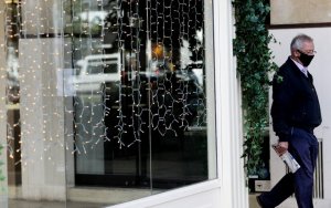 Γεωργιάδης για λιανεμπόριο: Εχουμε σχέδιο για μερική λειτουργία με κανόνες