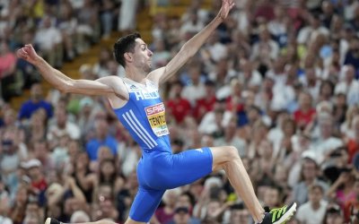 Απίστευτο Μίλτος Τεντόγλου -Με νέα κορυφαία επίδοση, 8.41, απάντησε στην αδικία των «λάθος παπουτσιών»