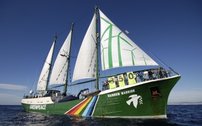 Το πλοίο της Greenpeace, Rainbow Warrior, στη Ζάκυνθο