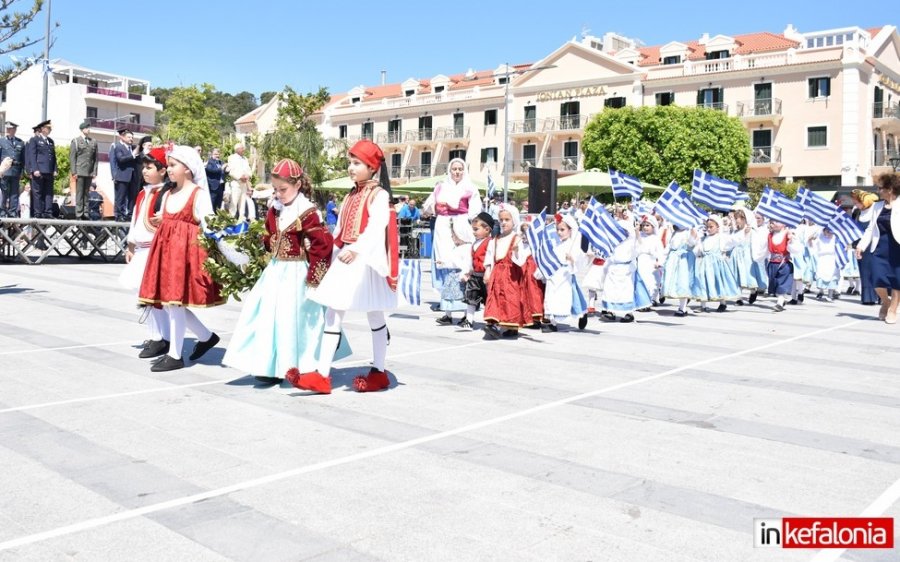 Λαμπρός εορτασμός στο Αργοστόλι για την 158η επέτειο της Ενωσης των Επτανήσων με την υπόλοιπη Ελλάδα (εικόνες/video)