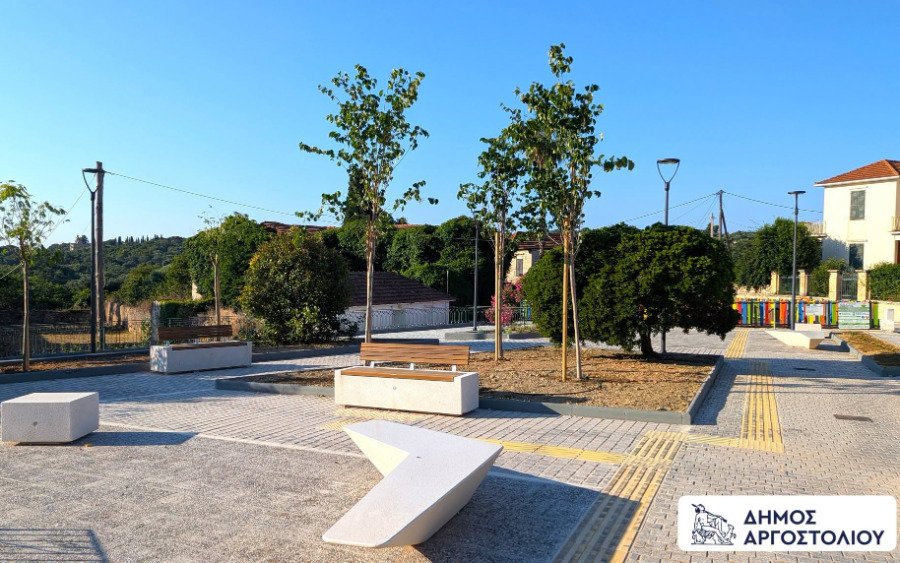 Νέα εικόνα για την Πλατεία των Κεραμειών - Ολοκληρώθηκε η δεντροφύτευση