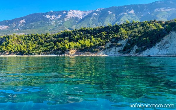 Οι πανέμορφες "κρυμμένες" παραλίες δίπλα από τον Λουρδά (εικόνες)