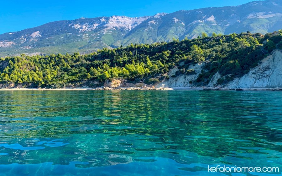 Οι πανέμορφες &quot;κρυμμένες&quot; παραλίες δίπλα από τον Λουρδά (εικόνες)