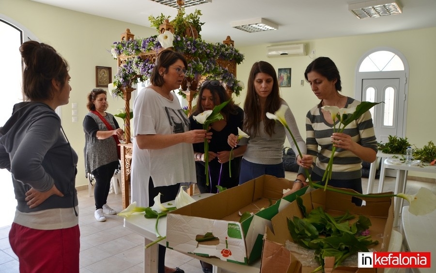 Ο Επιτάφιος στα Σιμωτάτα (εικόνες)