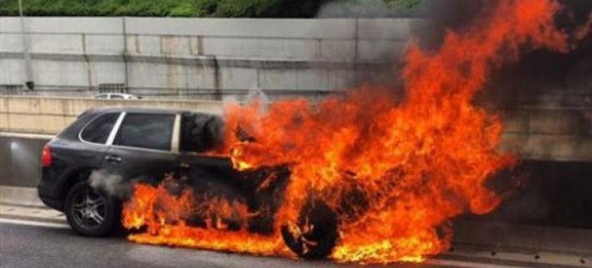 Τραγωδία στην Αττική Οδό: Kάηκε ζωντανός σε Porsche ο εκδότης Μαυρίκος