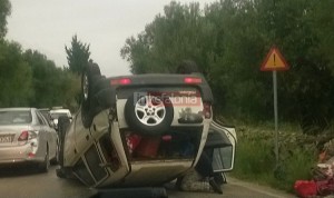 Είχαν Άγιο! Ντεραπάρισε αυτοκίνητο στα Κοκκύλια – Σώοι οι επιβάτες (εικόνες)