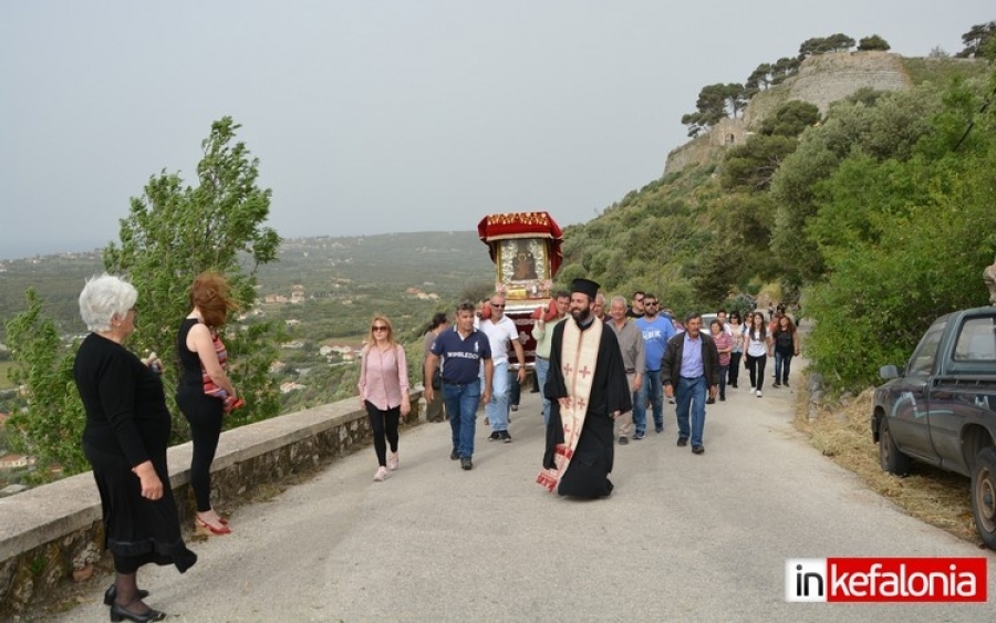 Έφτασε στο Κάστρο η εικόνα της Παναγίας των Σισσίων (εικόνες)