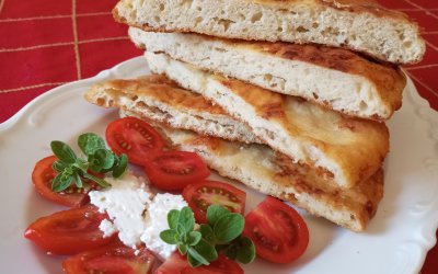 Φανταστικό τηγανόψωμο με τυρί φέτα από την Σία Λαδά