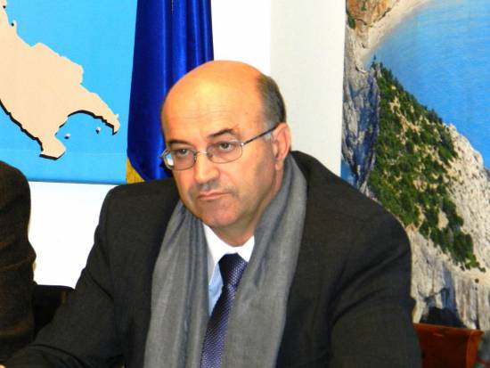 Σ. Κουρής: «Αντί να καταργηθεί να αναβαθμιστεί η Ακαδημία Εμπορικού Ναυτικού»|