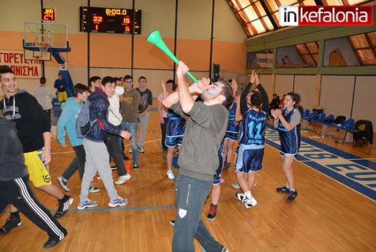 “School Madness” στο μπάσκετ! Το σήκωσε το 1ο ΓΕΛ Αργοστολίου σε αγόρια και κορίτσια!  (photos + video)
