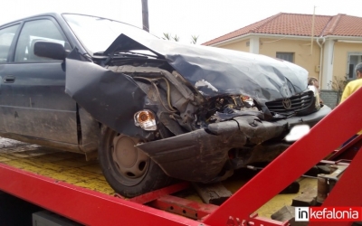 Τροχαίο στα Περατάτα (εικόνες)