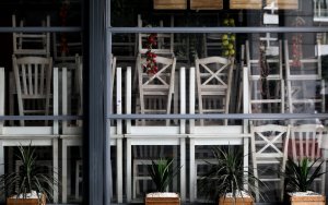 Σαρηγιάννης για εστίαση: Από Απρίλιο στη νότια και από Μάιο στη βόρεια Ελλάδα