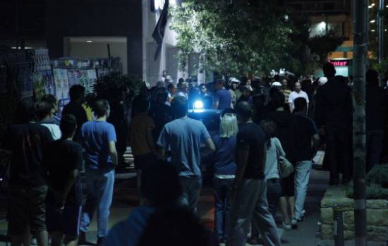 Βόλος: Στο έλεος των χούλιγκαν - Άγριο ξύλο και τραυματισμοί σε συμπλοκές οπαδών!