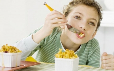Τα λάθη που κάνουν οι γονείς με τη διατροφή των παιδιών τους