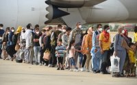 Η Airbnb δίνει δωρεάν διαμονή σε 20.000 Αφγανούς πρόσφυγες