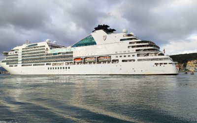 Seabourn Encore &amp; AIDAblu στο Αργοστόλι