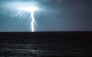 Καιρός σήμερα: Σάββατο με βροχές και καταιγίδες – «Βουτιά» της θερμοκρασίας