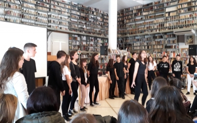 Η θεατρική παράσταση «Όνειρο καλοκαιρινής νύχτας» από τους μαθητές του 2ου Γυμνασίου Αργοστολίου