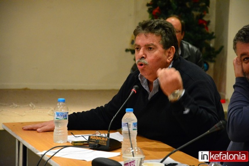 Ανοικτή επιστολή Θ. Φλωράτου: &quot;Τέντες και κιόσκια στην παραλία της Σάμης&quot;