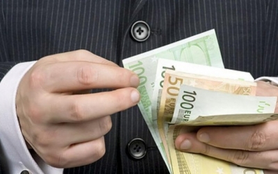 Προχωράει η αύξηση του κατώτατου μισθού- Πότε και πόσο θα αυξηθεί