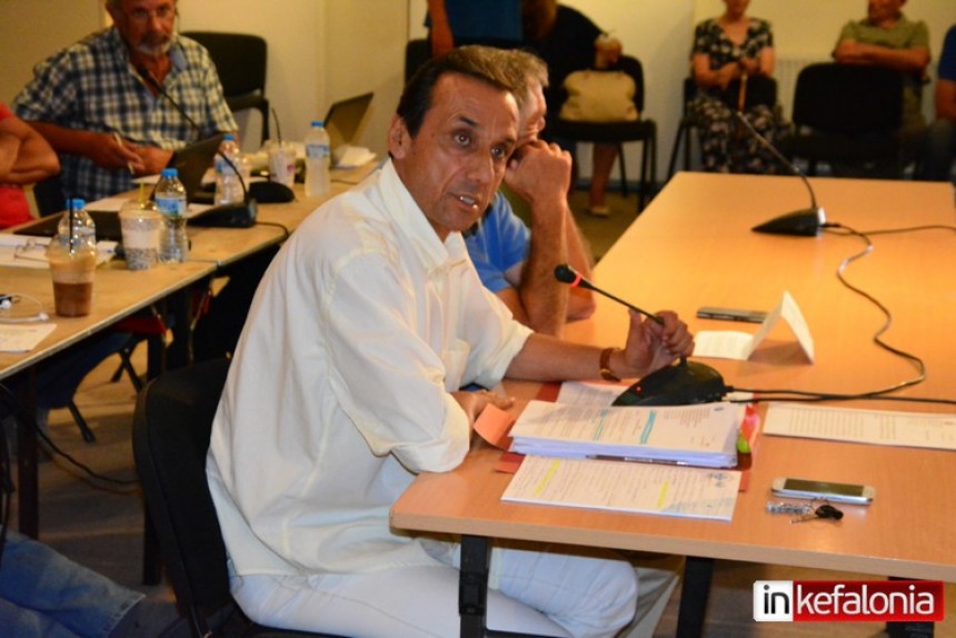 Ο Σπύρος Σαμούρης στον Inkefalonia 89,2 για τον Πλατύ Γιαλό και η πρότασή του για την επαναλειτουργία της μπάντας της Φιλαρμονικής Σχολής Κεφαλονιάς