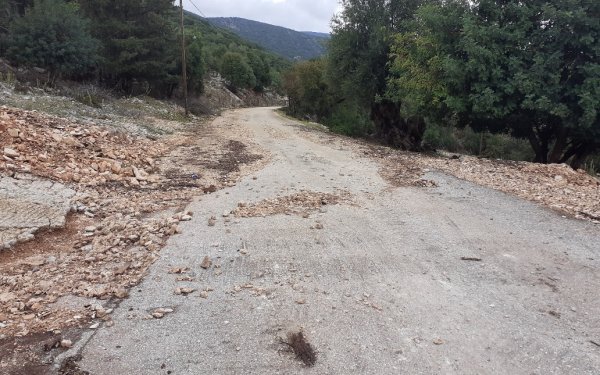 Καθαρίστηκε ο δρόμος Πουλάτων – Χαλιωτάτων