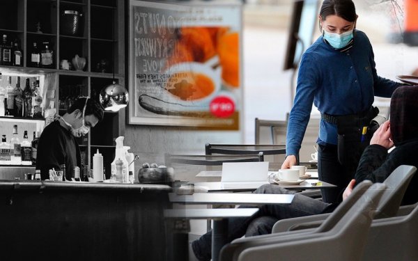 Εστίαση: Απρίλιο ανοίγουν εστιατόρια, καφετέριες
