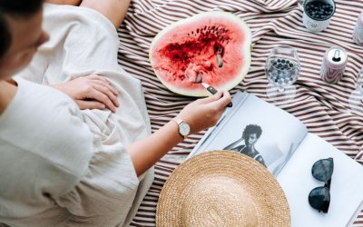 Οι 8 τροφές που σε κρατούν ενυδατωμένη τις ζεστές μέρες του καλοκαιριού