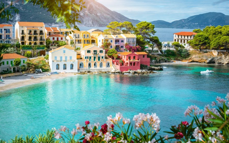 Trip.com: Η Κεφαλονιά, το Ελληνικό νησί που έχει ξετρελάνει Ευρωπαίους και Ασιάτες ταξιδιώτες για διακοπές το 2023