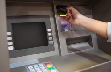 Ενα παράδοξο σε μηχάνημα ανάληψης στη Σάμη