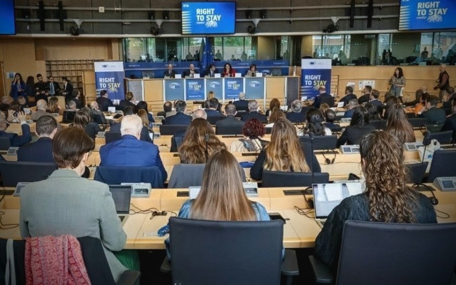Δυναμική παρουσία της Περιφέρειας Ιονίων Νήσων στις Βρυξέλλες με αιχμή στέγαση και μεταφορές