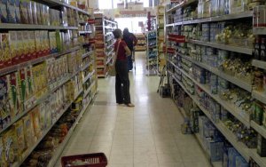 Τέλος η πώληση ρούχων, παπουτσιών και ηλεκτρικών ειδών από τα σούπερ μάρκετ