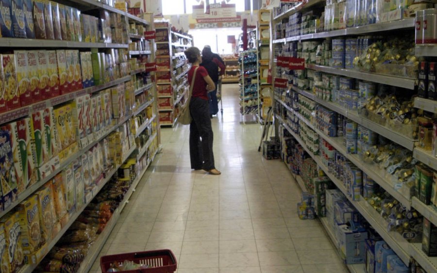 Τέλος η πώληση ρούχων, παπουτσιών και ηλεκτρικών ειδών από τα σούπερ μάρκετ