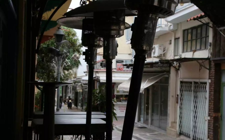 Επιστρεπτέα προκαταβολή: Ξανά στο τραπέζι το ενδεχόμενο νέου «κουρέματος» – Ποιους θα αφορά