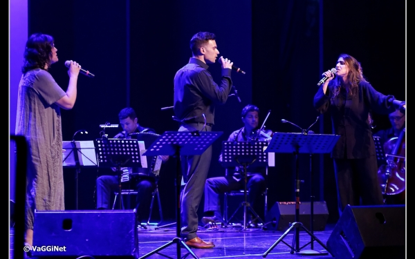 Εντυπωσίασε η μουσική παράσταση «Από το Ιόνιο στο Αιώνιο» (εικόνες)