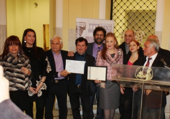 Eγκαινιάστηκε με επιτυχία η μεγάλη έκθεση του Κώστα Ευαγγελάτου στη δημοτική πινακοθήκη Πειραιά