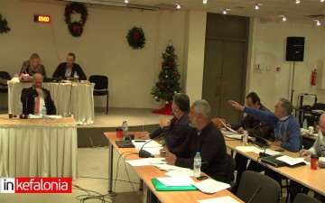Άγρια κόντρα Παπαναστασάτου – Ρουχωτά στο Δημοτικό συμβούλιο με προσωπικούς χαρακτηρισμούς (VIDEO)