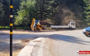 Εικόνα απο τον καθαρισμό του Αίνου απο συνεργεία του Δήμου Αργοστολίου
