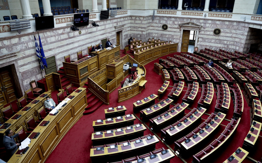 Όλες οι αλλαγές στο Δώρο Χριστουγέννων, στις υπερωρίες, τον νέο κατώτατο μισθό και οι προϋποθέσεις χορήγησης του επιδόματος ανεργίας